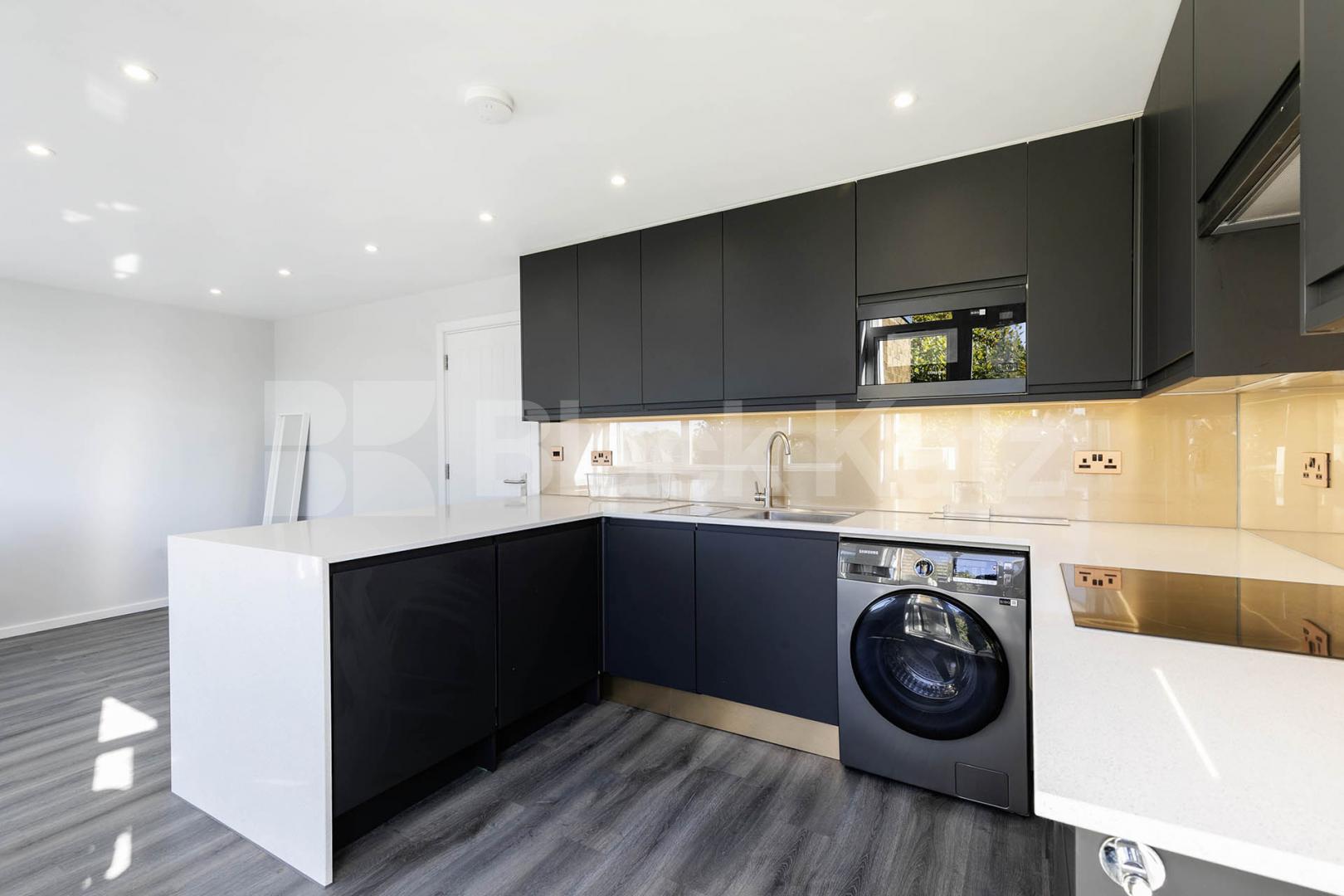 Modern Apartment The Oaks, Queens Park